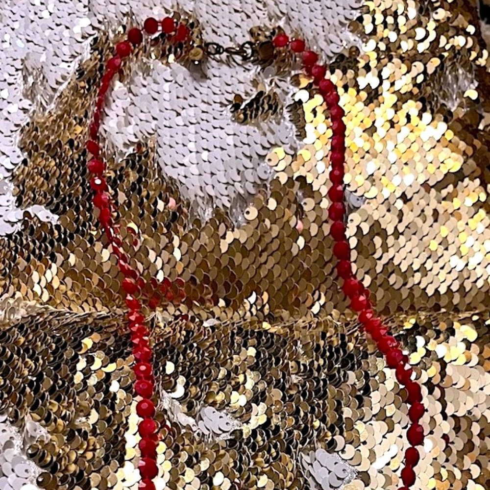 VINTAGE RARE RED BEADED NECKLACE